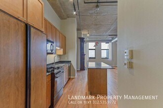 758 N Larrabee St in Chicago, IL - Building Photo - Building Photo