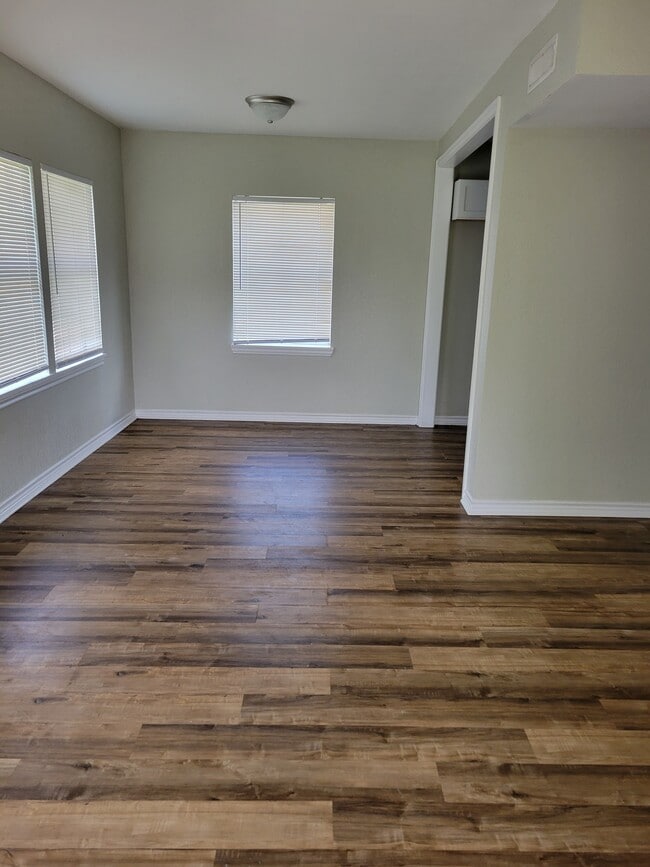 1112-12th 1/2 12th 1/2 St N in Texas City, TX - Building Photo - Building Photo