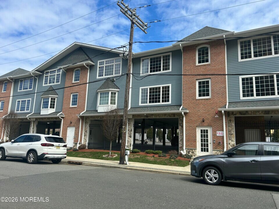 45 Beers St in Keyport, NJ - Building Photo