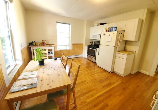 279 Pearl St, Unit 3L in Cambridge, MA - Foto de edificio - Building Photo