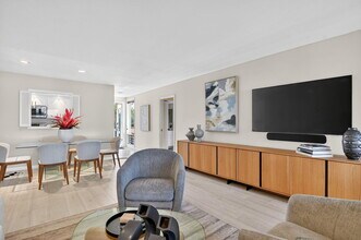 19811 Boca W Dr in Boca Raton, FL - Building Photo - Building Photo