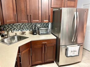 165 Essex Ave, Unit 504 in Metuchen, NJ - Building Photo - Building Photo