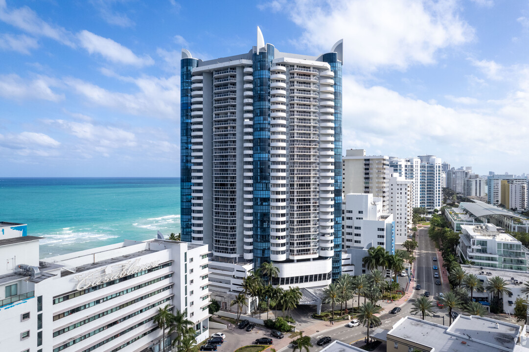 La Gorce Palace in Miami Beach, FL - Building Photo