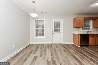 8198 Sterling Ln in Covington, GA - Foto de edificio - Building Photo
