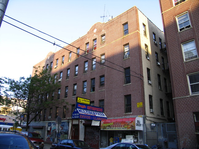 1401 Townsend Ave in Bronx, NY - Foto de edificio - Building Photo