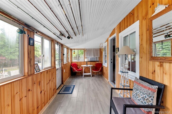 30 Bungalow Ln in Ocean Beach, NY - Building Photo - Building Photo