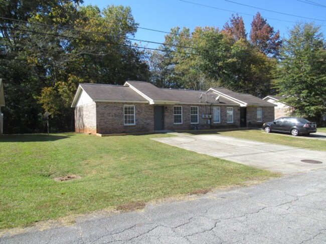 135 Carroll Cir in Carrollton, GA - Building Photo - Building Photo