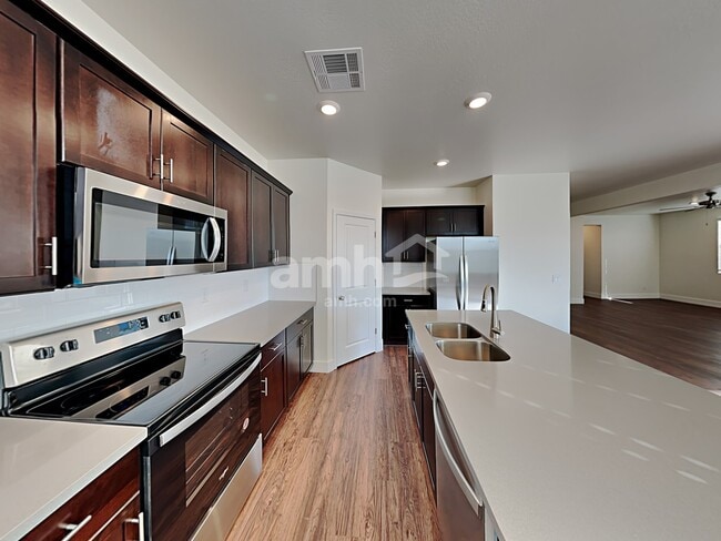 21538 S 231st Way in Queen Creek, AZ - Foto de edificio - Building Photo