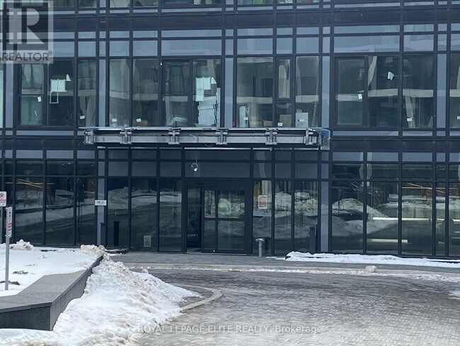 1 Quarrington Ln in North York, ON - Building Photo - Building Photo