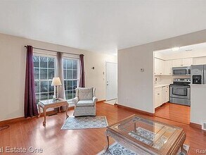 44521 N Umberland Cir in Canton, MI - Building Photo - Building Photo