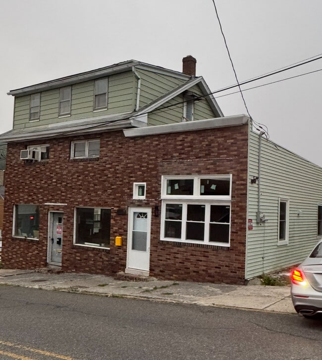 10 Center St, Unit 8