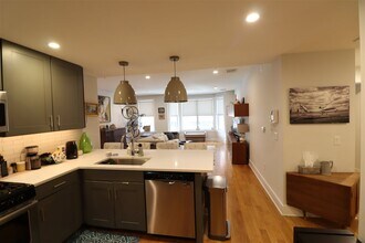 125 Harrison St in Hoboken, NJ - Building Photo - Building Photo