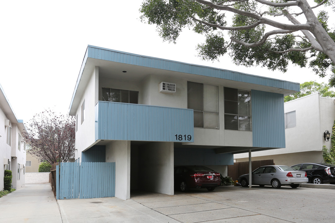 1819 Camden Ave in Los Angeles, CA - Building Photo