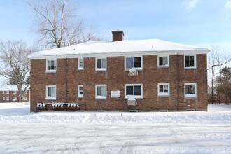 Maplehurst Apartments in Greece, NY - Foto de edificio - Building Photo