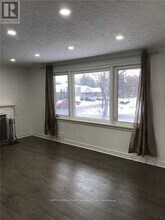 2 Sevenoaks Ave in Toronto, ON - Building Photo - Building Photo