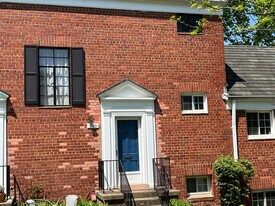 3115 Martha Custis Dr in Alexandria, VA - Building Photo