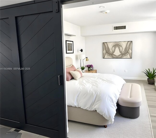 2142 Van Buren St in Hollywood, FL - Building Photo - Building Photo