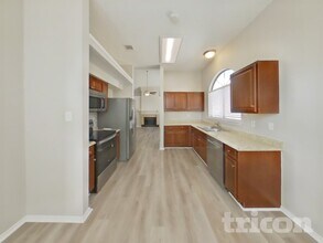 10223 Canton Fld Dr in San Antonio, TX - Building Photo - Building Photo