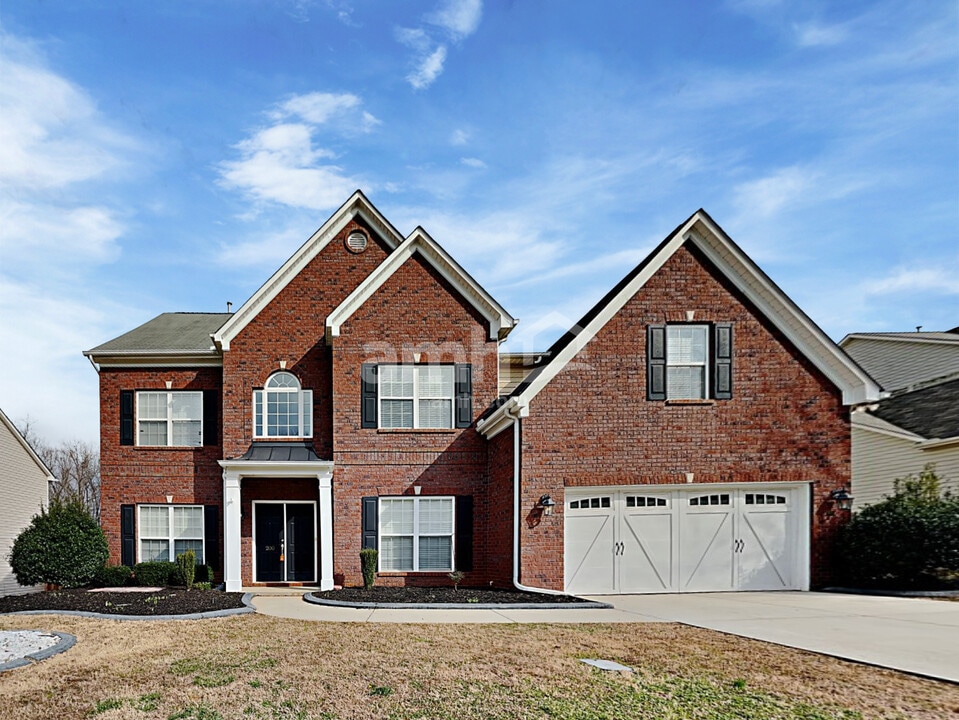 200 Heritage Point Dr in Simpsonville, SC - Building Photo