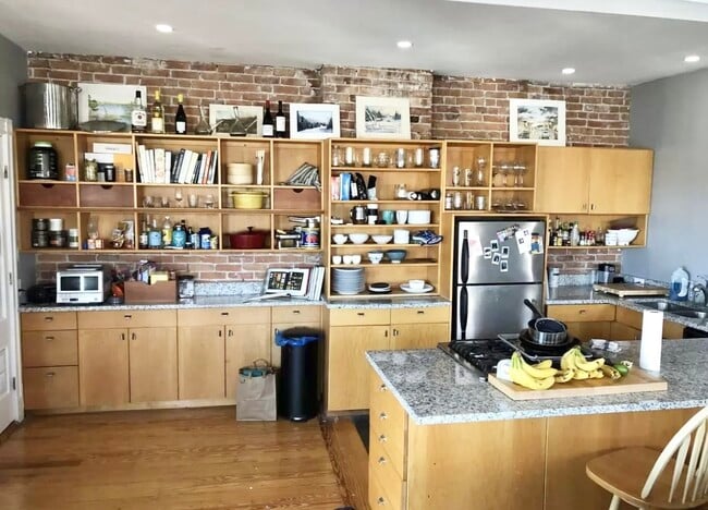 18 Sunset St, Unit 3 in Boston, MA - Building Photo - Building Photo