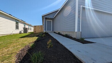 620 Marty Allen Lp in Jarrell, TX - Building Photo - Building Photo