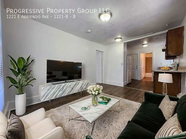 property at 1221 E Abriendo Ave