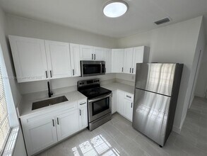 6500 NE 1st Pl in Miami, FL - Building Photo - Building Photo