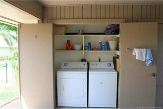 5211 SE Sea Island Way in Stuart, FL - Building Photo - Building Photo