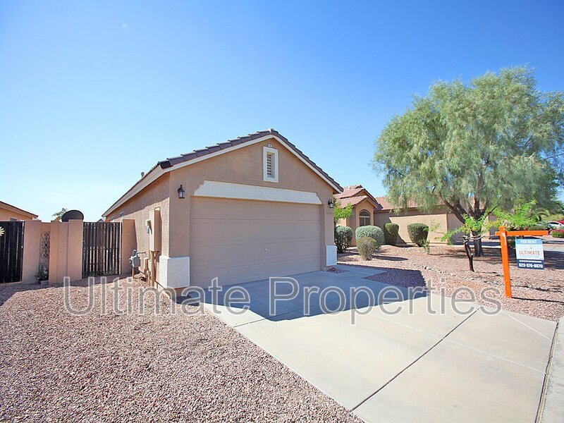 13345 W Port Royale Ln in Surprise, AZ - Building Photo