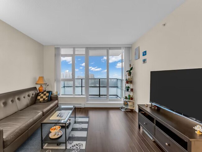 6688 Arcola St in Burnaby, BC - Building Photo - Building Photo