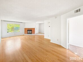 803 Beyer Way in San Diego, CA - Building Photo - Building Photo