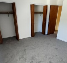 703 Kenwood Rd in Champaign, IL - Building Photo - Building Photo