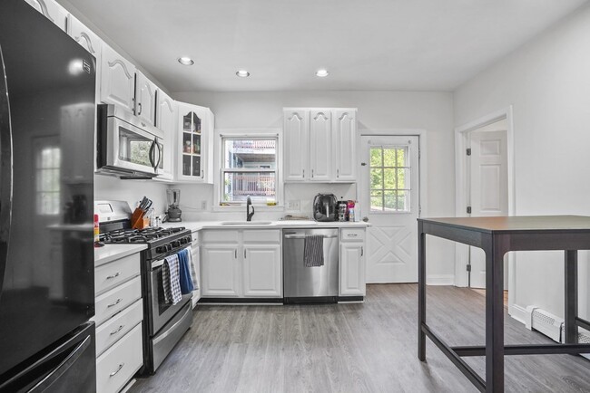 140 D St, Unit 2