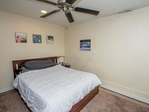 1015 20th Ave SE, Unit 2 in Minneapolis, MN - Foto de edificio - Building Photo