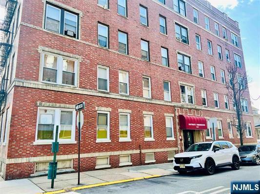7812 Hudson Ave in North Bergen, NJ - Building Photo