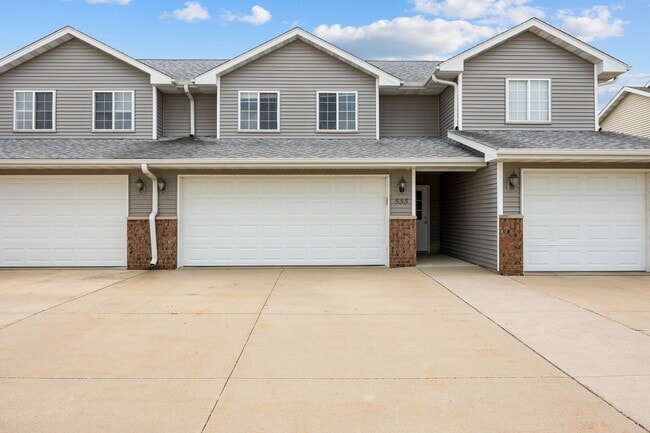 property at 533 E Goldfinch Dr