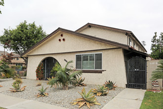 4001 Green Ave in Los Alamitos, CA - Building Photo - Building Photo