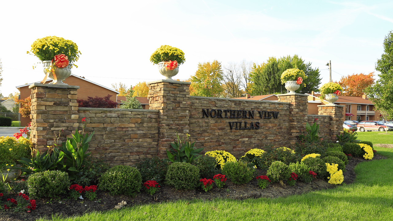 Northern View Villas in North Olmsted, OH - Building Photo