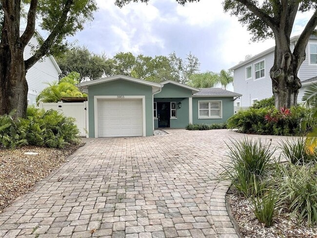 property at 3903 W Corona St
