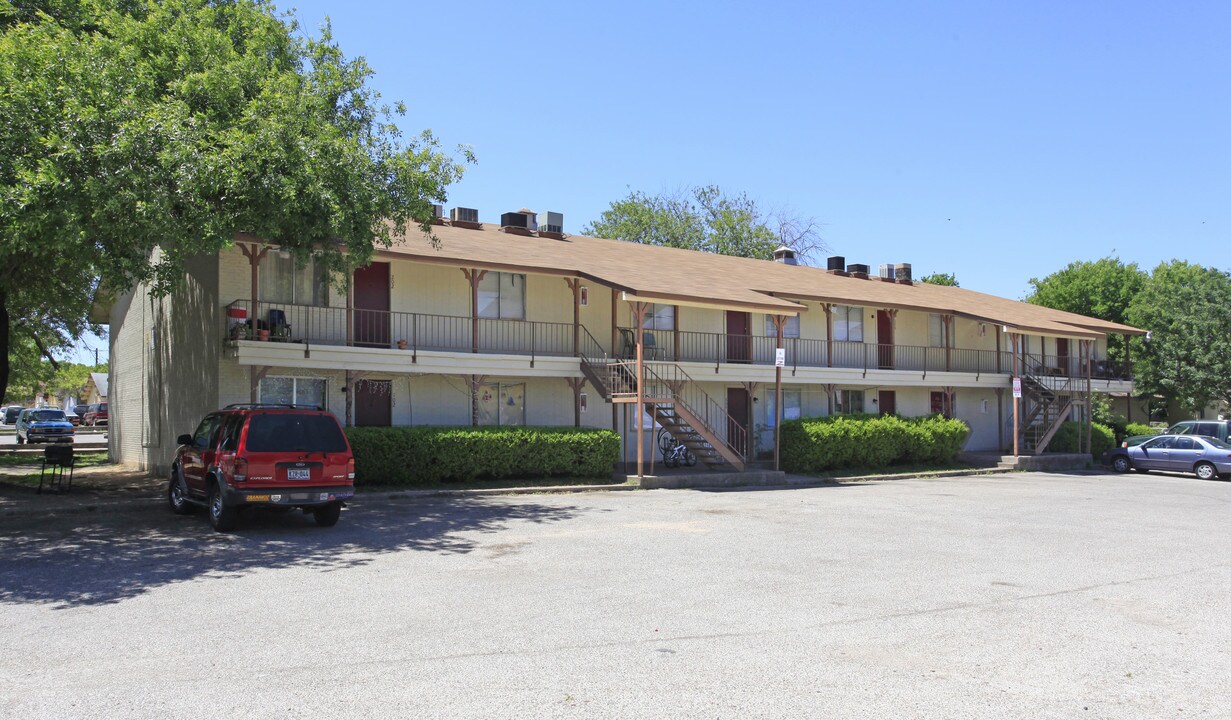 Allantown Apartments in Austin, TX - Building Photo