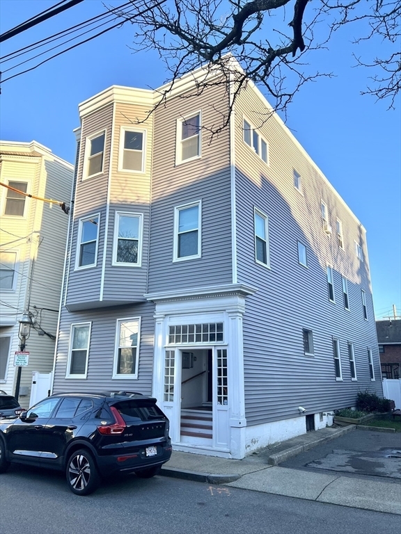 16 Seminary St in Boston, MA - Foto de edificio - Building Photo