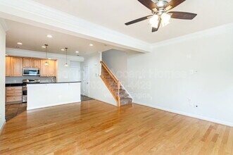 5675 Harrington Falls Ln in Alexandria, VA - Foto de edificio - Building Photo