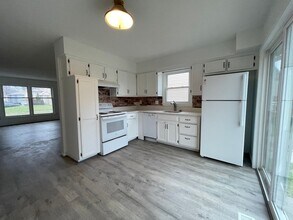 12901 W 61st Terrace in Shawnee, KS - Building Photo - Building Photo