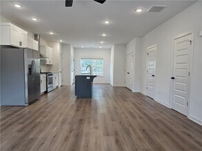 1002 N Crater Ave in Fayetteville, AR - Building Photo - Building Photo