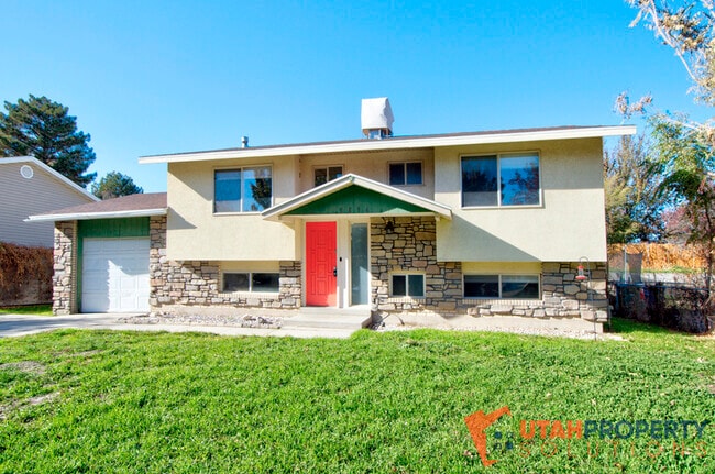 property at 3896 W Tuscaloosa Way