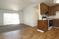 2BR,1BA-808SQ - Cedar Ridge Apartments in Sacramento, California