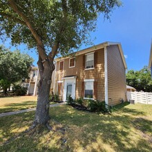 15919 S Alley Ct in Houston, TX - Building Photo - Building Photo