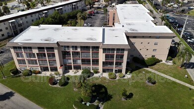 4149 Heron Way in Bradenton, FL - Building Photo - Building Photo