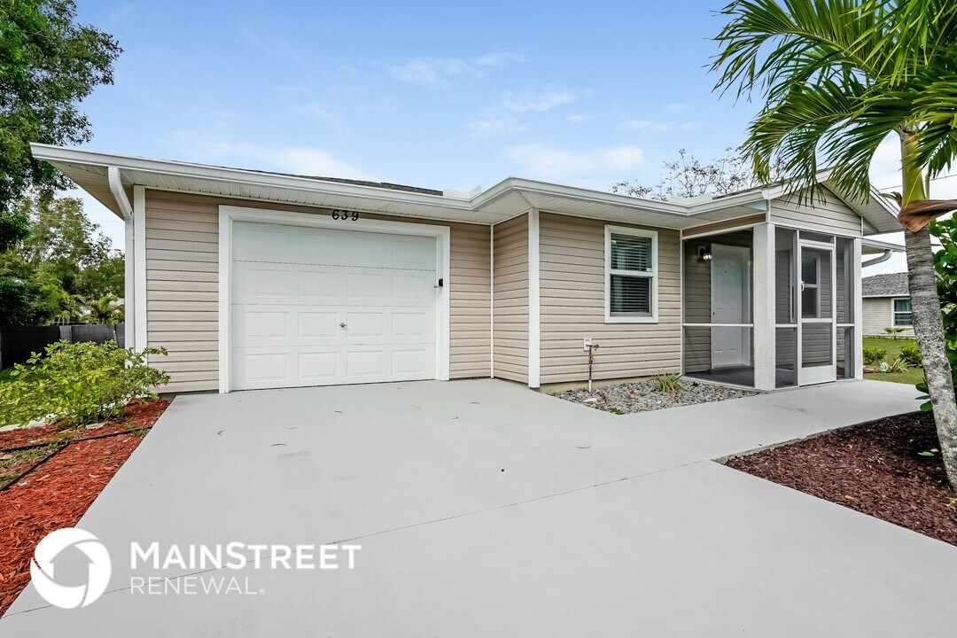 639 SW 4th Terrace in Cape Coral, FL - Building Photo