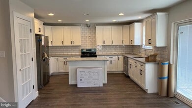 116 Isabella Dr in Glassboro, NJ - Building Photo - Building Photo